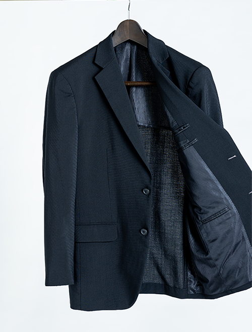 写真:夏用フォーマルスーツ