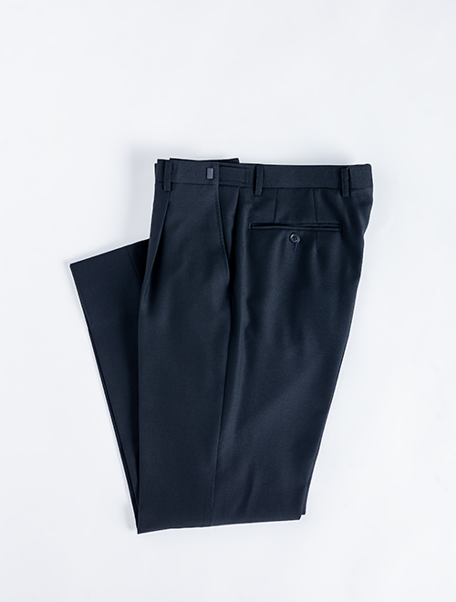 写真:夏用フォーマルスーツ