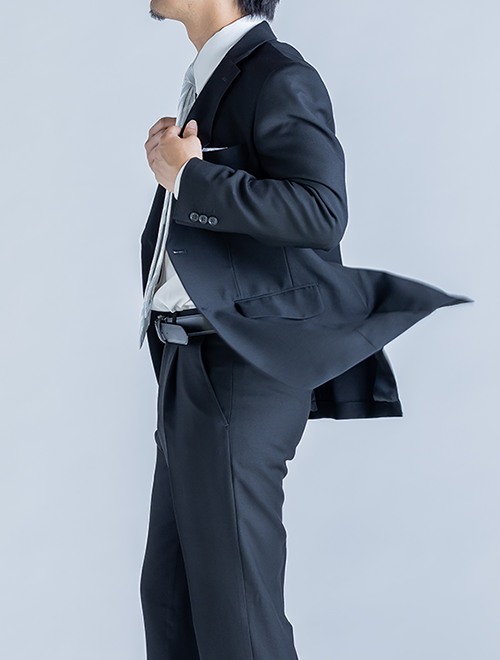 写真:夏用フォーマルスーツ