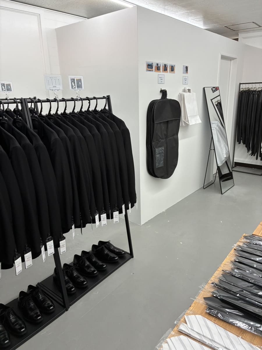 今すぐ喪服 店内の試着スペースの様子