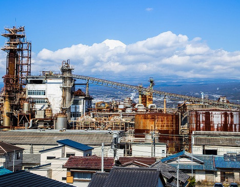 静岡県東部(沼津・三島・富士・裾野)の工場地帯と企業文化をイメージした風景